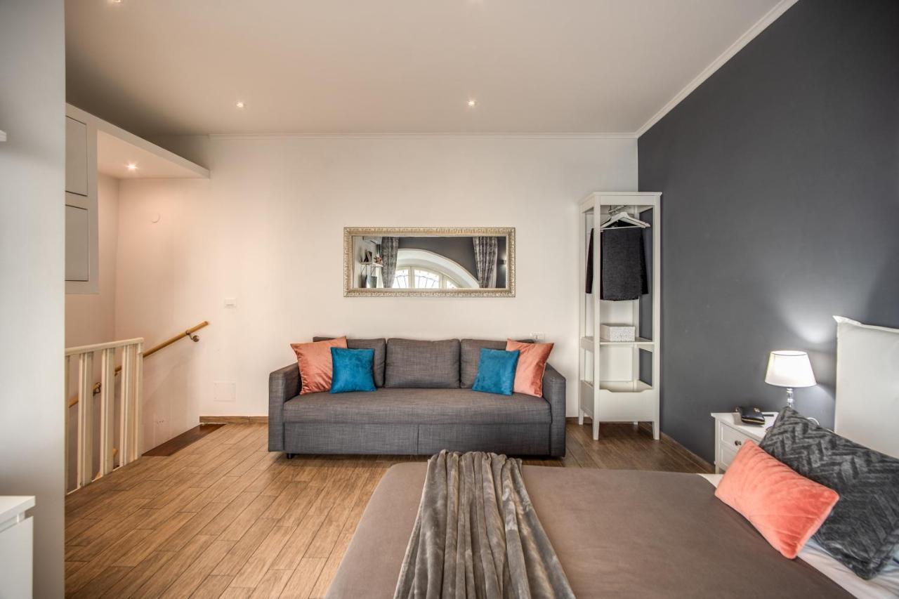 Colosseum Royal Apartment Рим Екстер'єр фото
