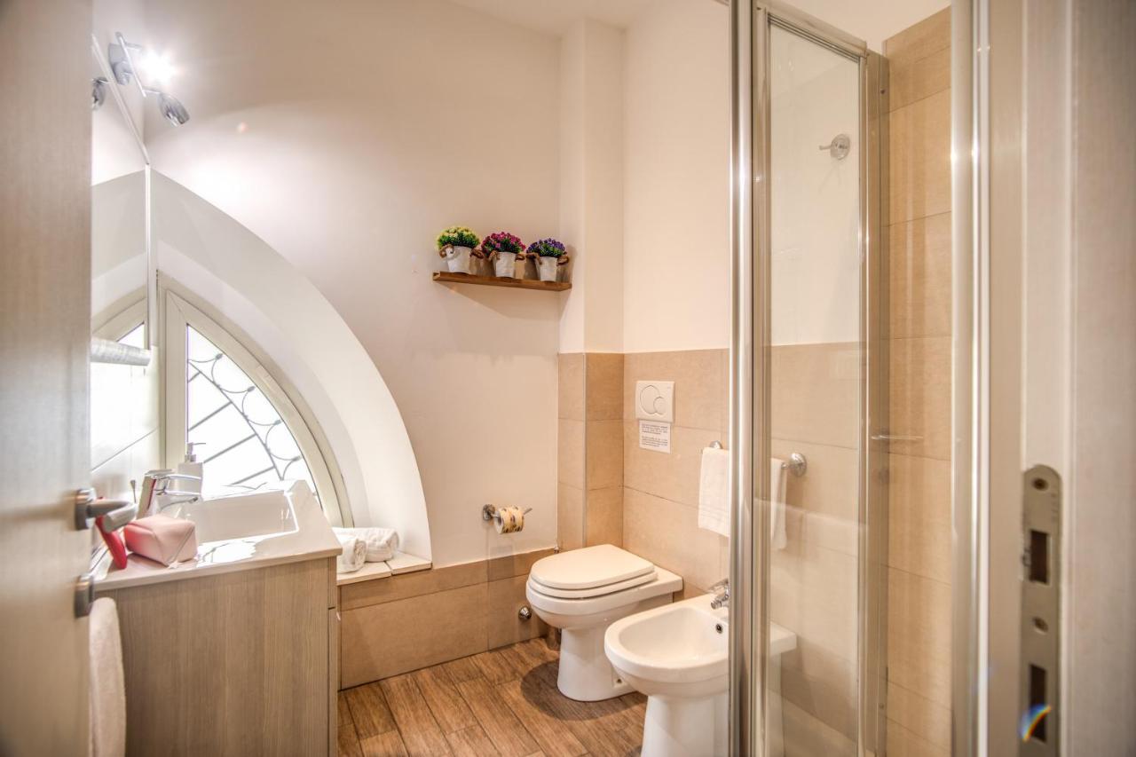 Colosseum Royal Apartment Рим Екстер'єр фото