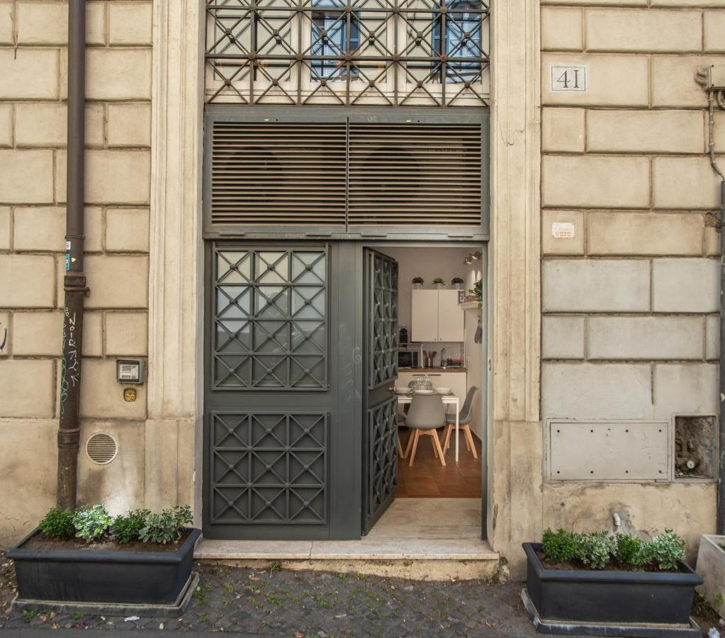 Colosseum Royal Apartment Рим Екстер'єр фото