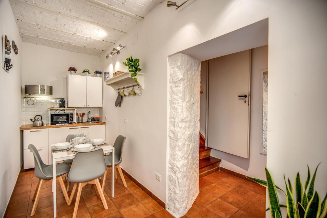 Colosseum Royal Apartment Рим Екстер'єр фото