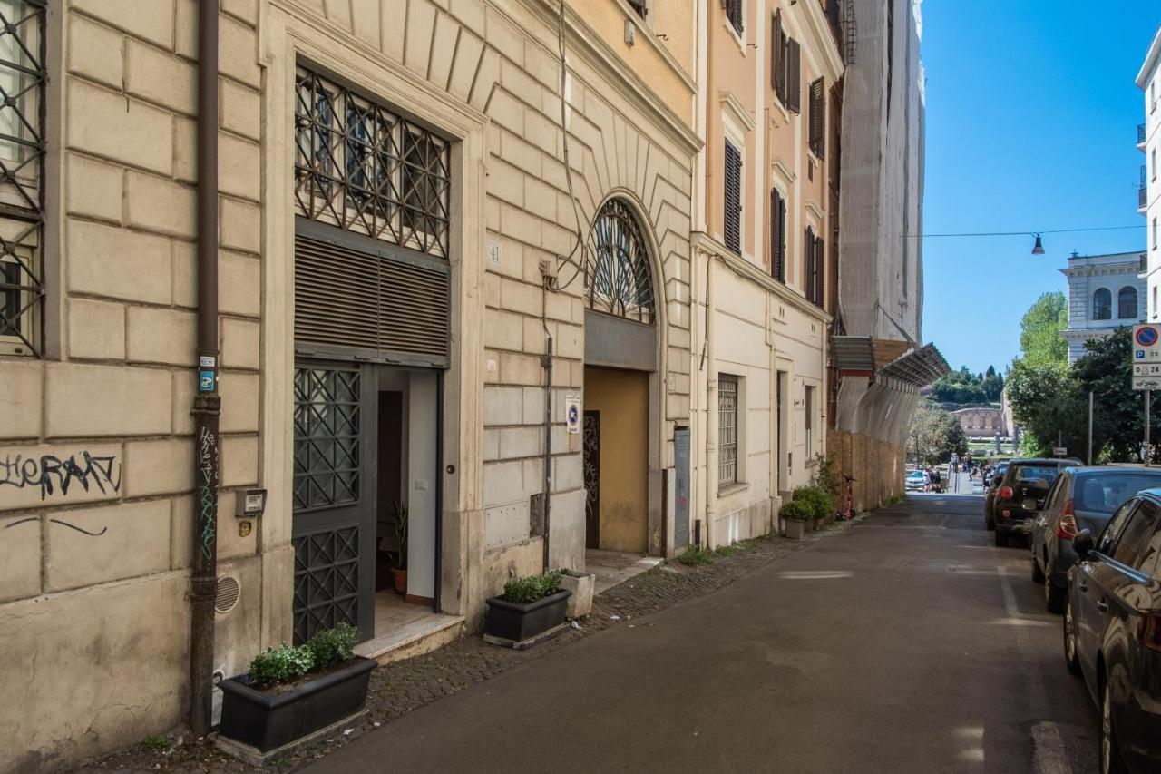 Colosseum Royal Apartment Рим Екстер'єр фото